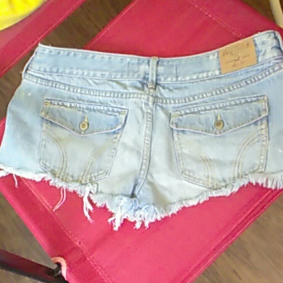 Shorts - Picture 3 of 4